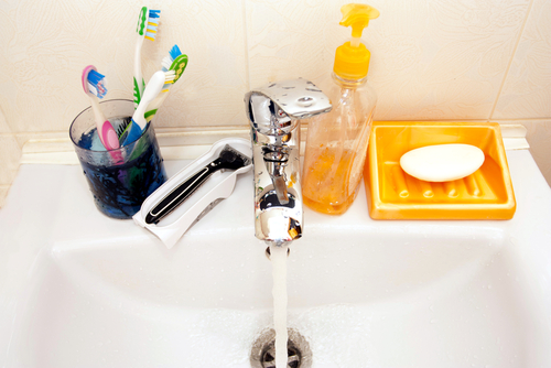 Remove Scratches From A Porcelain Sink - How To Get Scratches Off Bathroom Sink Drain Plug