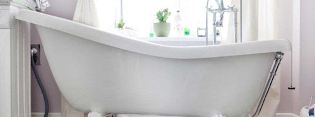 clawfoot bathtub