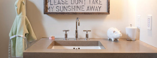 picking bathroom art