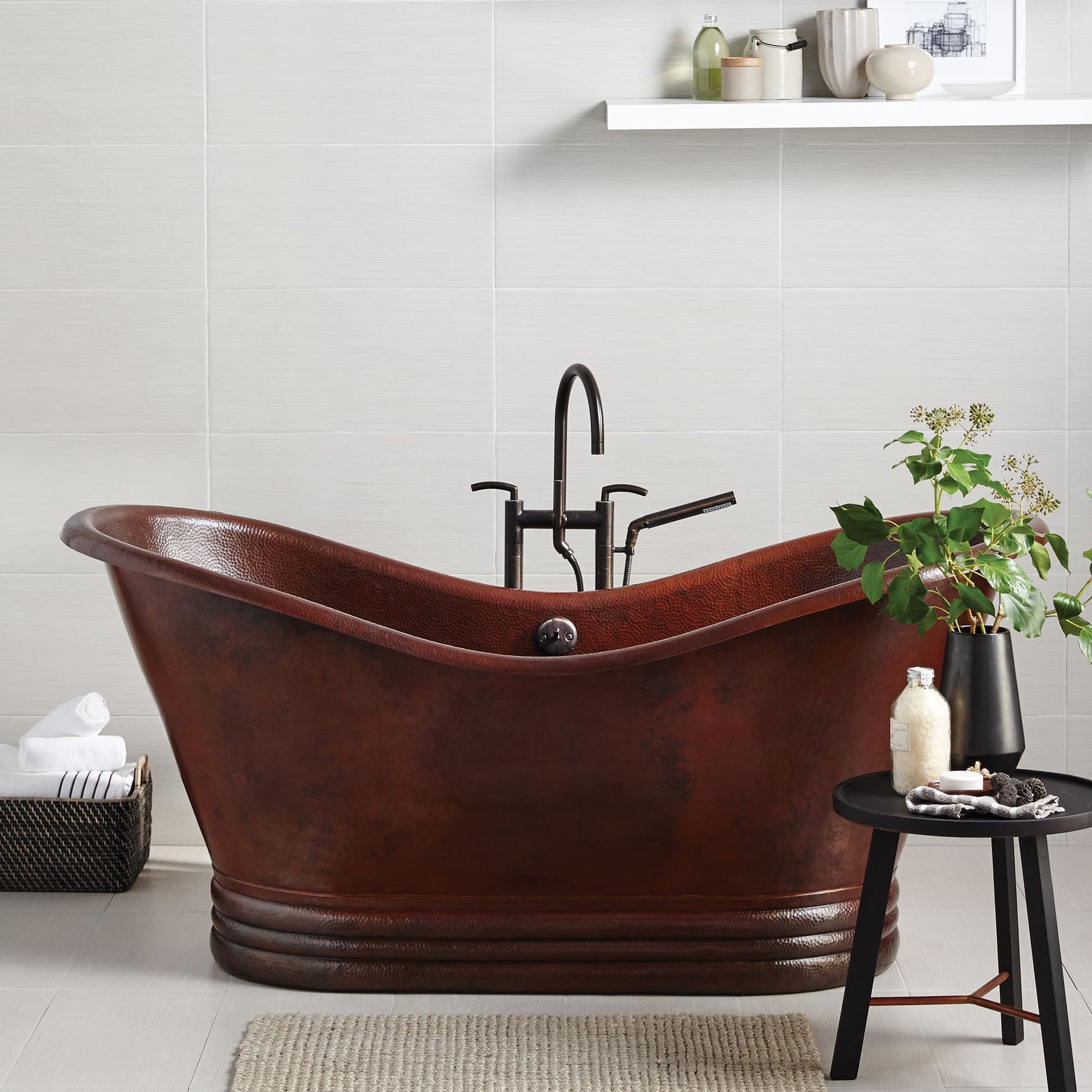 Aurora Bathtub